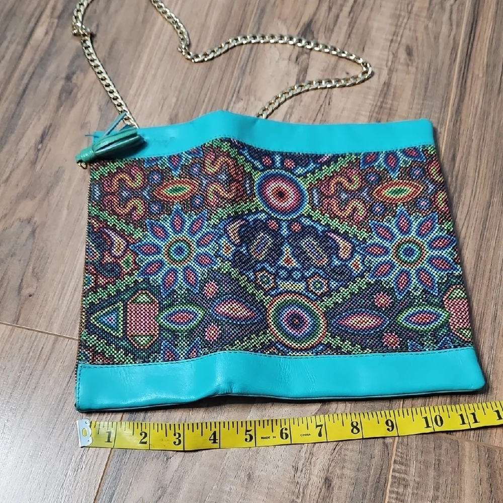 Ay Guey Women’s Vibrant Artistic Multicolor Clutch With Chain